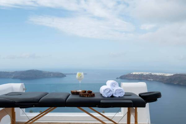 Above Blue Suites Facilities | Massage & Beauty Therapies in Santorini Massage & Beauty Therapies